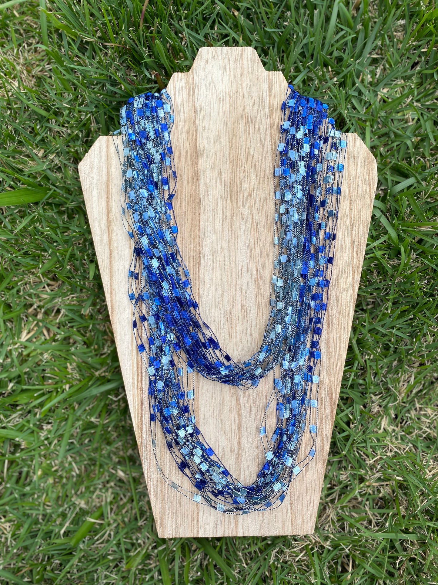 Short fabric necklace