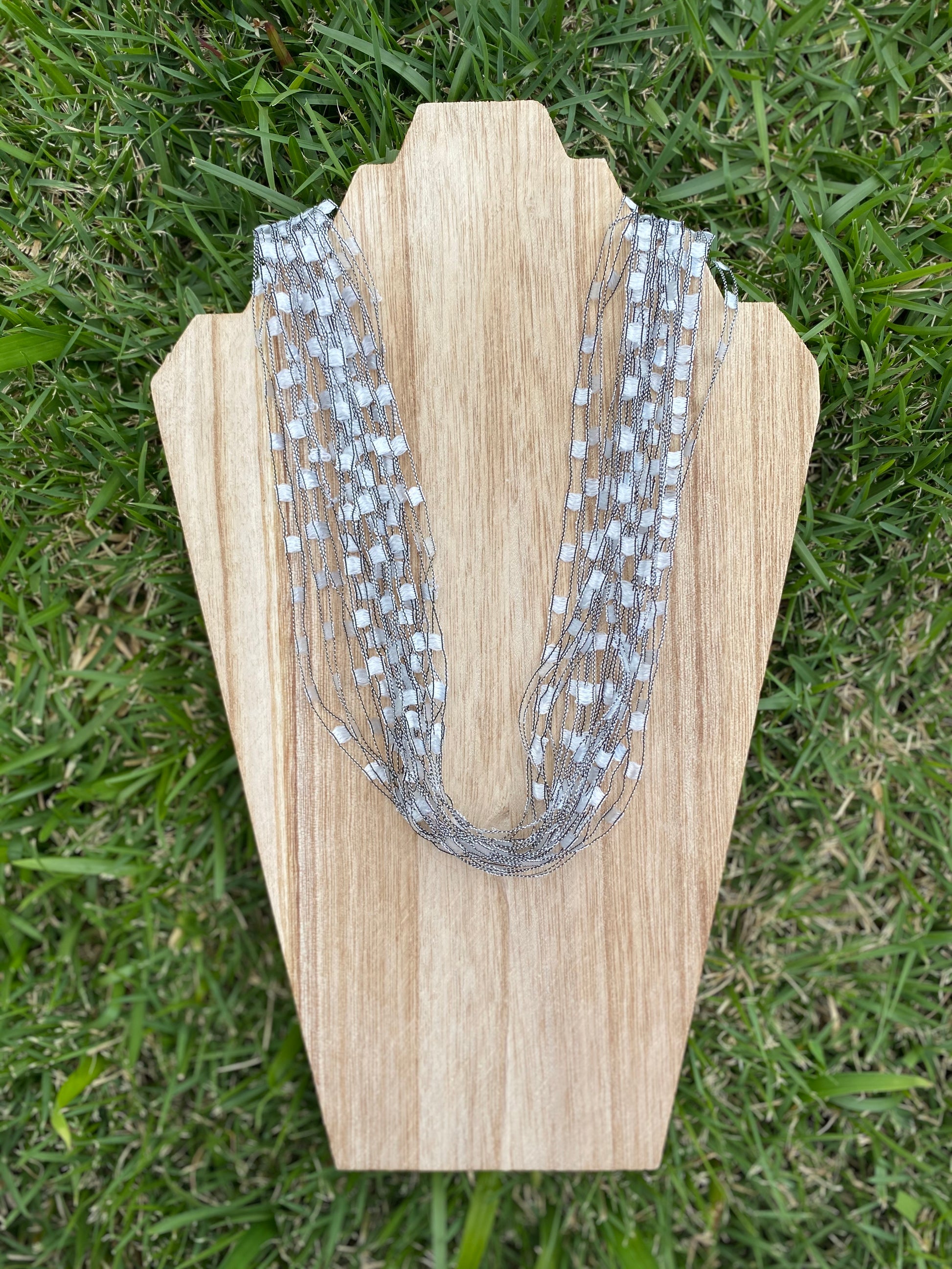 Short fabric necklace