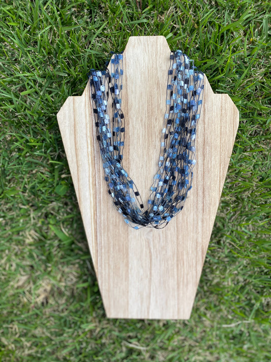 Short fabric necklace