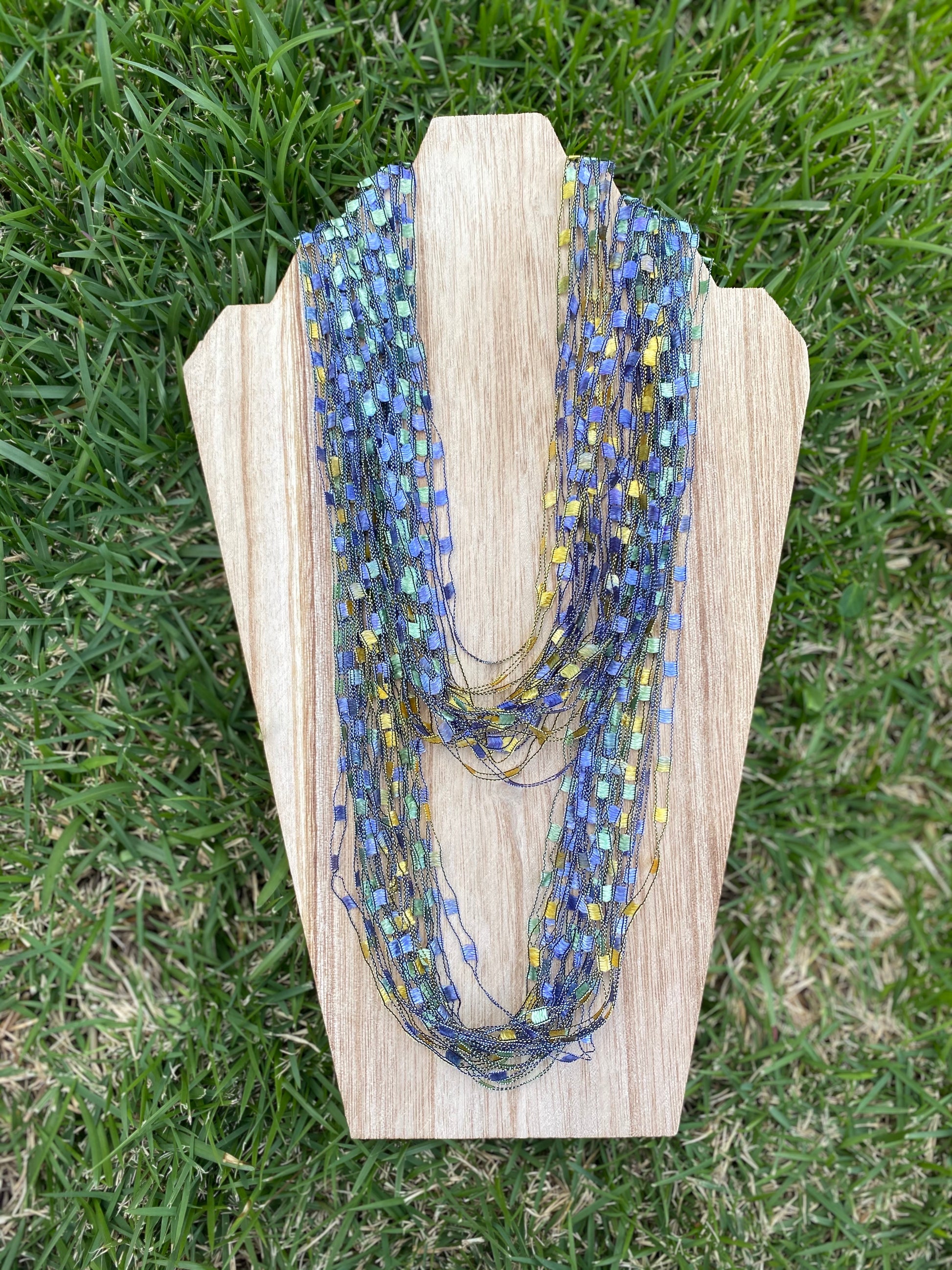 Short fabric necklace