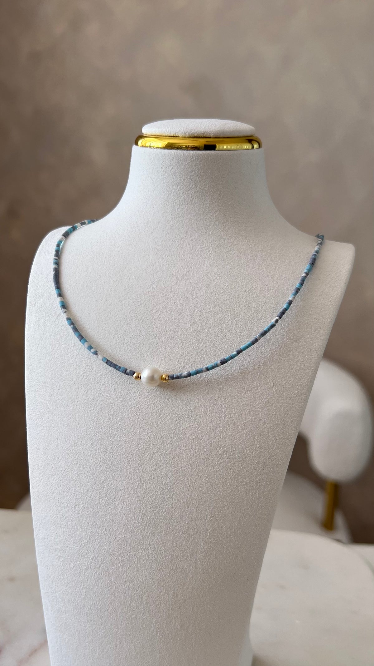 Multicolor pearl necklace