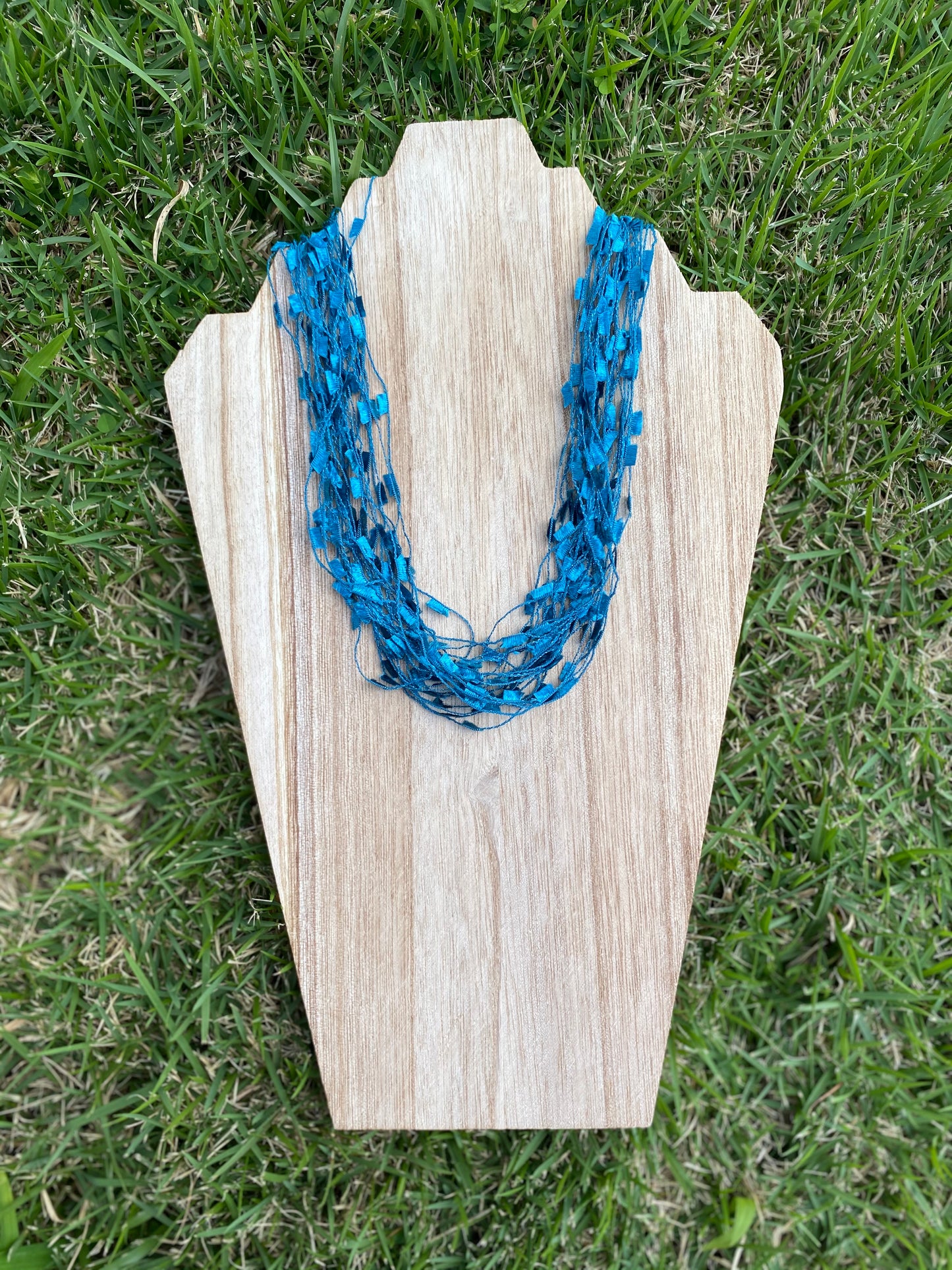 Short fabric necklace