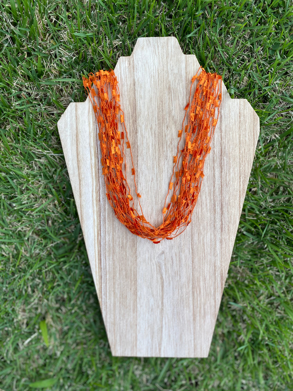Short fabric necklace